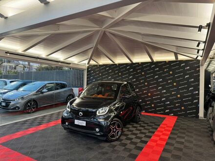 Смарт Fortwo 2015 у Європі на Automoto.ua Чорний Смарт Fortwo, об'ємом двигуна 1 л та пробігом 71 тис. км за 13636 $, фото 1 на Automoto.ua