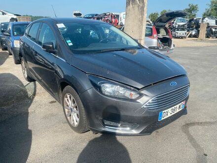 Форд Фокус 2015 у Європі на Automoto.ua Сірий Форд Фокус, об'ємом двигуна 1 л та пробігом 130 тис. км за 3290 $, фото 1 на Automoto.ua