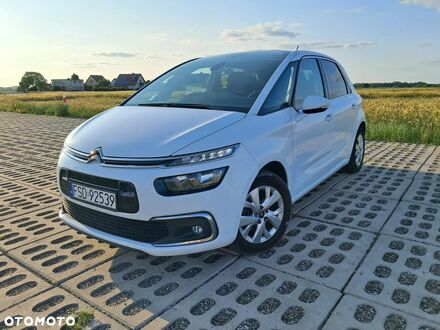 Ситроен С4 Пикассо 2018 в Европе на Automoto.ua Белый Ситроен С4 Пикассо, объемом двигателя 1 л и пробегом 80 тыс. км за 10654 $, фото 1 на Automoto.ua