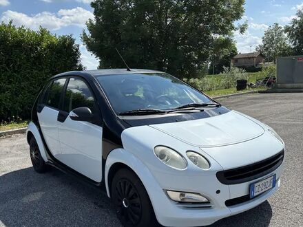 Смарт Forfour 2006 у Європі на Automoto.ua Смарт Forfour, об'ємом двигуна 1.12 л та пробігом 240 тис. км за 1706 $, фото 1 на Automoto.ua