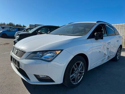 Сеат Леон 2016 в Европе на Automoto.ua Белый Сеат Леон, объемом двигателя 1.2 л и пробегом 193 тыс. км за 5986 $, фото 1 на Automoto.ua