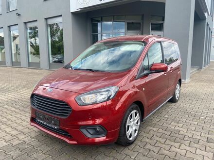 Форд Tourneo Courier 2019 в Европе на Automoto.ua Красный Форд Tourneo Courier, объемом двигателя 1 л и пробегом 71 тыс. км за 15735 $, фото 1 на Automoto.ua