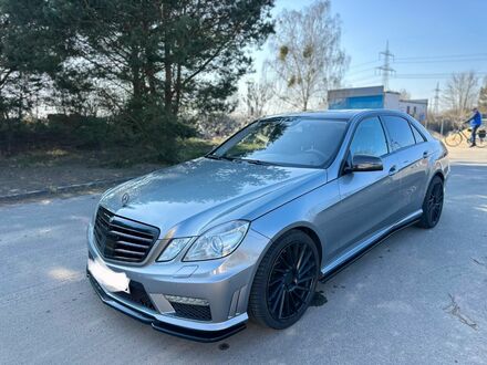 Мерседес Е 500 2009 в Европе на Automoto.ua Серебряный Мерседес Е 500, объемом двигателя 5.46 л и пробегом 302 тыс. км за 13176 $, фото 1 на Automoto.ua