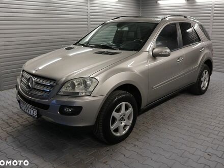 Мерседес МЛ класс 2005 в Европе на Automoto.ua Серый Мерседес МЛ класс, объемом двигателя 2.99 л и пробегом 281 тыс. км за 29400 $, фото 1 на Automoto.ua