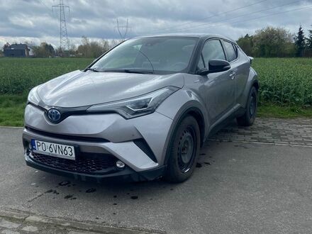 Тойота C-HR 2018 в Европе на Automoto.ua Серый Тойота C-HR, объемом двигателя 1.8 л и пробегом 71 тыс. км за 91500 $, фото 1 на Automoto.ua