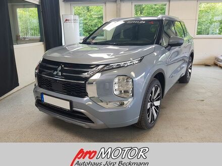 Мицубиси Outlander PHEV 2025 в Европе на Automoto.ua Серый Мицубиси Outlander PHEV, объемом двигателя 2.36 л и пробегом 5 тыс. км за 65812 $, фото 1 на Automoto.ua