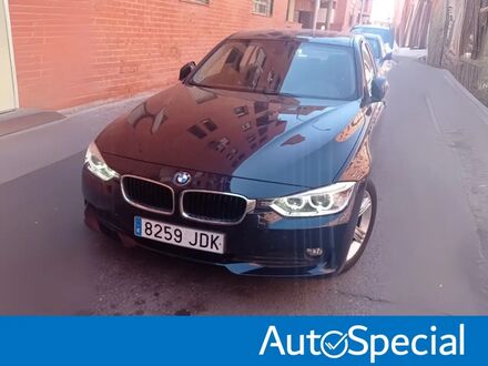 БМВ 318 2015 в Европе на Automoto.ua Синий БМВ 318, объемом двигателя 2 л и пробегом 165 тыс. км за 15814 $, фото 1 на Automoto.ua