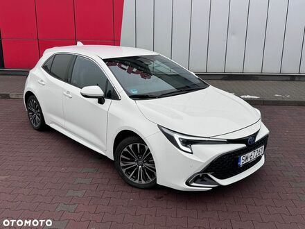Тойота Королла 2024 в Европе на Automoto.ua Белый Тойота Королла, объемом двигателя 1 л и пробегом 2 тыс. км за 119900 $, фото 1 на Automoto.ua