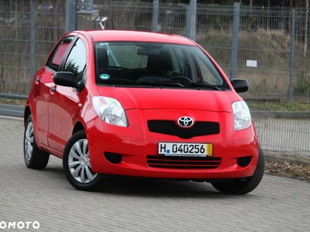 Тойота Ярис 2007 в Европе на Automoto.ua Красный Тойота Ярис, объемом двигателя 1 л и пробегом 115 тыс. км за 14999 $, фото 1 на Automoto.ua