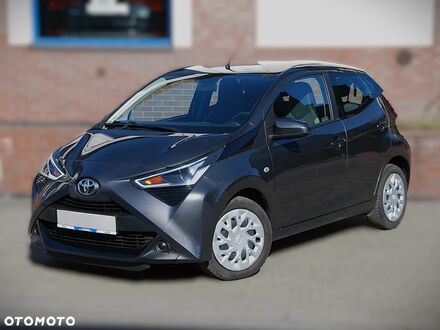 Тойота Айго 2021 в Европе на Automoto.ua Серый Тойота Айго, объемом двигателя 1 л и пробегом 46 тыс. км за 47800 $, фото 1 на Automoto.ua