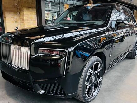 Ролс Ройс Cullinan 2023 у Європі на Automoto.ua Чорний Ролс Ройс Cullinan, об'ємом двигуна 0 л та пробігом 77 тис. км за 934886 $, фото 1 на Automoto.ua