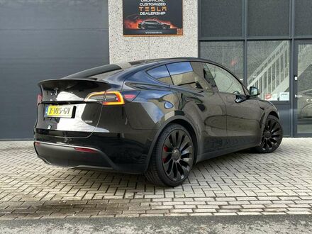 Чорний Тесла Model Y, об'ємом двигуна 0 л та пробігом 22 тис. км за 52915 $, фото 1 на Automoto.ua