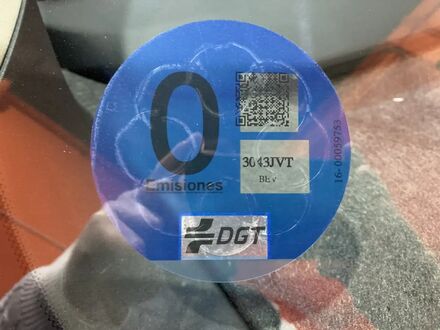 БМВ И3 2016 в Европе на Automoto.ua Черный БМВ И3, объемом двигателя 0 л и пробегом 98746 тыс. км за 18990 $, фото 1 на Automoto.ua