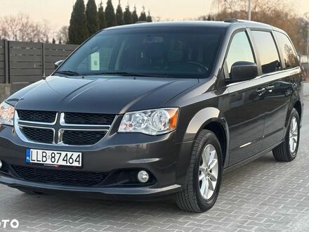 Додж Гранд Караван 2018 у Європі на Automoto.ua Сірий Додж Гранд Караван, об'ємом двигуна 3.61 л та пробігом 101 тис. км за 14988 $, фото 1 на Automoto.ua