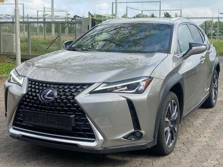 Лексус UX 2021 у Європі на Automoto.ua Срібний Лексус UX, об'ємом двигуна 1.99 л та пробігом 85 тис. км за 21260 $, фото 1 на Automoto.ua