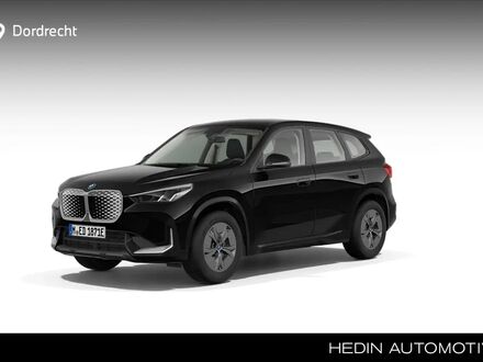 БМВ iX1 2024 в Европе на Automoto.ua Черный БМВ iX1, объемом двигателя 0 л и пробегом 21 тыс. км за 43483 $, фото 1 на Automoto.ua