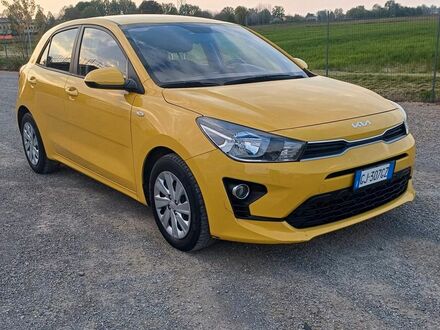 Киа Рио 2022 в Европе на Automoto.ua Оранжевый Киа Рио, объемом двигателя 1.2 л и пробегом 90 тыс. км за 14059 $, фото 1 на Automoto.ua