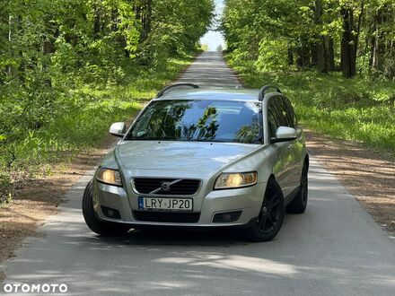 Вольво V50 2009 у Європі на Automoto.ua Сірий Вольво V50, об'ємом двигуна 1 л та пробігом 313 тис. км за 3269 $, фото 1 на Automoto.ua