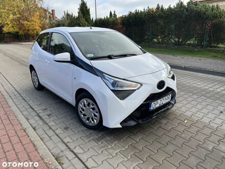 Тойота Айго 2021 в Европе на Automoto.ua Белый Тойота Айго, объемом двигателя 1 л и пробегом 115 тыс. км за 29800 $, фото 1 на Automoto.ua