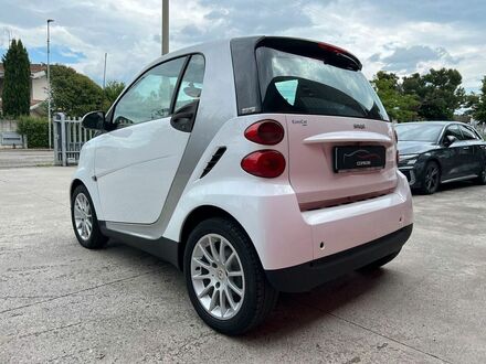 Смарт Fortwo 2008 у Європі на Automoto.ua Білий Смарт Fortwo, об'ємом двигуна 1 л та пробігом 219 тис. км за 4079 $, фото 1 на Automoto.ua