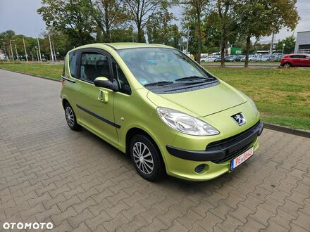 Пежо 1007 2007 в Европе на Automoto.ua Зеленый Пежо 1007, объемом двигателя 1.4 л и пробегом 150 тыс. км за 7900 $, фото 1 на Automoto.ua