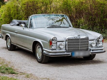 Мерседес 280 1971 в Европе на Automoto.ua Серебряный Мерседес 280, объемом двигателя 3.5 л и пробегом 25 тыс. км за 450516 $, фото 1 на Automoto.ua