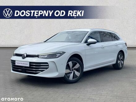 Фольксваген Пассат 2025 в Европе на Automoto.ua Белый Фольксваген Пассат, объемом двигателя 1 л и пробегом 4 тыс. км за 168200 $, фото 1 на Automoto.ua