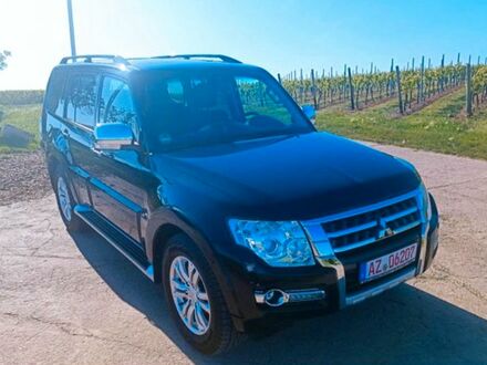 Мицубиси Паджеро 2016 в Европе на Automoto.ua Черный Мицубиси Паджеро, объемом двигателя 3.2 л и пробегом 70 тыс. км за 39934 $, фото 1 на Automoto.ua