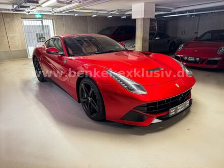 Феррарі Ф12 2013 у Європі на Automoto.ua Червоний Феррарі Ф12, об'ємом двигуна 6.26 л та пробігом 85 тис. км за 225758 $, фото 1 на Automoto.ua