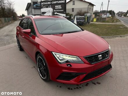 Сеат Leon 2019 у Європі на Automoto.ua Червоний Сеат Leon, об'ємом двигуна 1 л та пробігом 70 тис. км за 34900 $, фото 1 на Automoto.ua