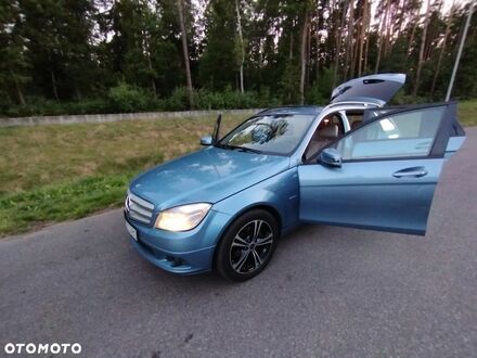 Мерседес Ц-Класс 2010 в Европе на Automoto.ua Синий Мерседес Ц-Класс, объемом двигателя 2.14 л и пробегом 340 тыс. км за 6030 $, фото 1 на Automoto.ua