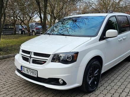 Додж Гранд Караван 2019 у Європі на Automoto.ua Білий Додж Гранд Караван, об'ємом двигуна 3.61 л та пробігом 114 тис. км за 19371 $, фото 1 на Automoto.ua