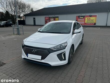 Хендай Ioniq, объемом двигателя 1.58 л и пробегом 262 тыс. км за 10043 $, фото 1 на Automoto.ua