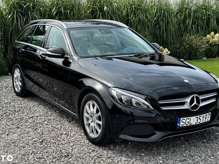 Мерседес Ц-Класс 2015 в Европе на Automoto.ua Черный Мерседес Ц-Класс, объемом двигателя 2.14 л и пробегом 299 тыс. км за 13536 $, фото 1 на Automoto.ua