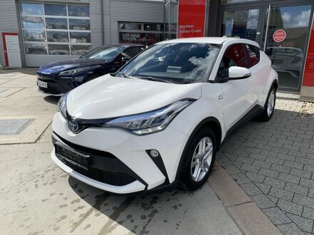 Белый Тойота C-HR, объемом двигателя 1.8 л и пробегом 6 тыс. км за 28006 $, фото 1 на Automoto.ua