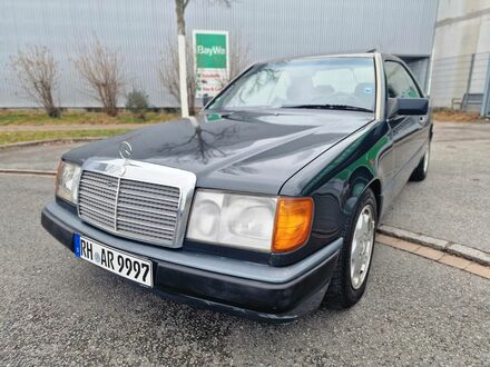 Мерседес ЦE 300 1988 в Европе на Automoto.ua Черный Мерседес ЦE 300, объемом двигателя 2.93 л и пробегом 176 тыс. км за 6790 $, фото 1 на Automoto.ua