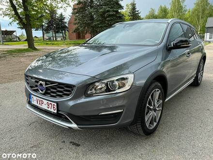 Вольво V60 Cross Country, об'ємом двигуна 1.97 л та пробігом 162 тис. км за 12937 $, фото 1 на Automoto.ua