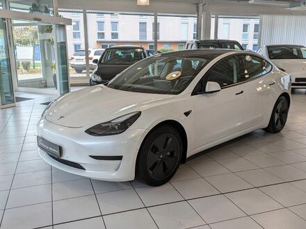 Тесла Модель 3 2021 в Европе на Automoto.ua Белый Тесла Модель 3, объемом двигателя 0 л и пробегом 100 тыс. км за 24716 $, фото 1 на Automoto.ua