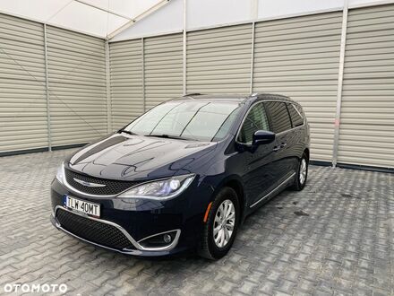 Крайслер Pacifica, об'ємом двигуна 3.61 л та пробігом 160 тис. км за 21382 $, фото 1 на Automoto.ua