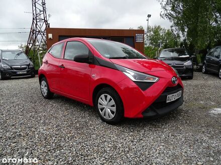 Тойота Айго 2018 в Европе на Automoto.ua Красный Тойота Айго, объемом двигателя 1 л и пробегом 60 тыс. км за 8451 $, фото 1 на Automoto.ua