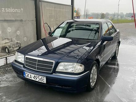 Мерседес Ц-Клас 1999 у Європі на Automoto.ua Мерседес Ц-Клас, об'ємом двигуна 1 л та пробігом 258 тис. км за 1502 $, фото 1 на Automoto.ua