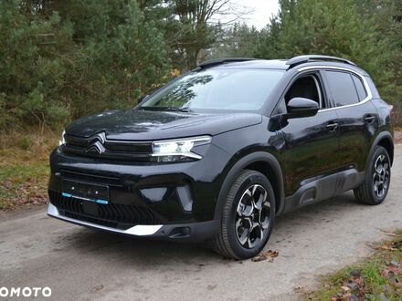 Ситроен C5 Aircross 2024 в Европе на Automoto.ua Черный Ситроен C5 Aircross, объемом двигателя 1 л и пробегом 1 тыс. км за 129900 $, фото 1 на Automoto.ua