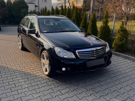 Мерседес Ц-Класс 2011 в Европе на Automoto.ua Черный Мерседес Ц-Класс, объемом двигателя 1 л и пробегом 220 тыс. км за 29900 $, фото 1 на Automoto.ua