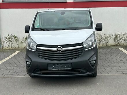 Опель Виваро 2018 в Европе на Automoto.ua Белый Опель Виваро, объемом двигателя 1.6 л и пробегом 136 тыс. км за 16039 $, фото 1 на Automoto.ua