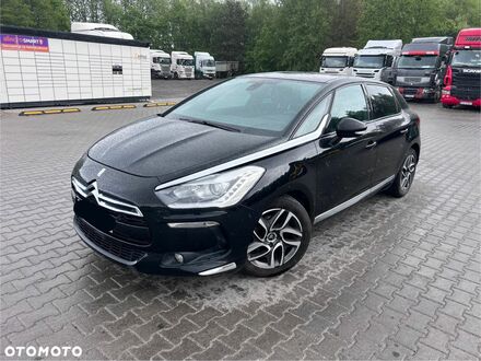 Сітроен ДС5 2013 у Європі на Automoto.ua Чорний Сітроен ДС5, об'ємом двигуна 1 л та пробігом 141 тис. км за 5787 $, фото 1 на Automoto.ua