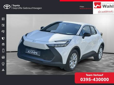 Тойота C-HR 2025 в Европе на Automoto.ua Белый Тойота C-HR, объемом двигателя 0 л и пробегом 7 тыс. км за 35182 $, фото 1 на Automoto.ua