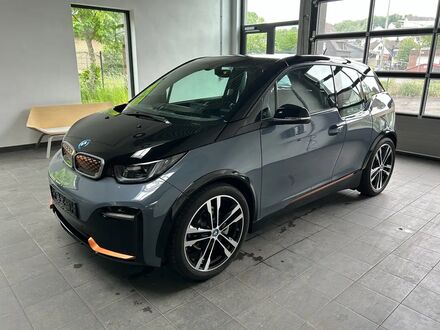 БМВ И3 2022 в Европе на Automoto.ua Серый БМВ И3, объемом двигателя 0 л и пробегом 27 тыс. км за 29555 $, фото 1 на Automoto.ua