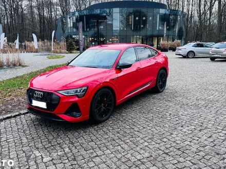 Ауди E-Tron 2021 в Европе на Automoto.ua Красный Ауди E-Tron, объемом двигателя 0 л и пробегом 29 тыс. км за 178900 $, фото 1 на Automoto.ua