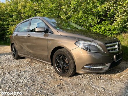 Мерседес Б-клас 2012 у Європі на Automoto.ua Мерседес Б-клас, об'ємом двигуна 1 л та пробігом 165 тис. км за 8935 $, фото 1 на Automoto.ua