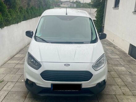 Форд Транзит Курьер 2020 в Европе на Automoto.ua Форд Транзит Курьер, объемом двигателя 0 л и пробегом 96 тыс. км за 6600 $, фото 1 на Automoto.ua